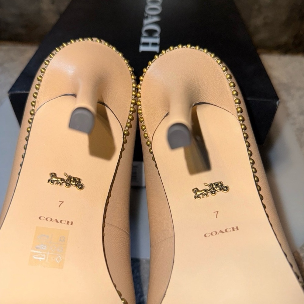 NIB COACH Waverly Bead-Trim Leather Pump in Beechwood in size 7B - Picture 9 of 12
